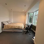 Cosy Two Bedroom House In Bradford