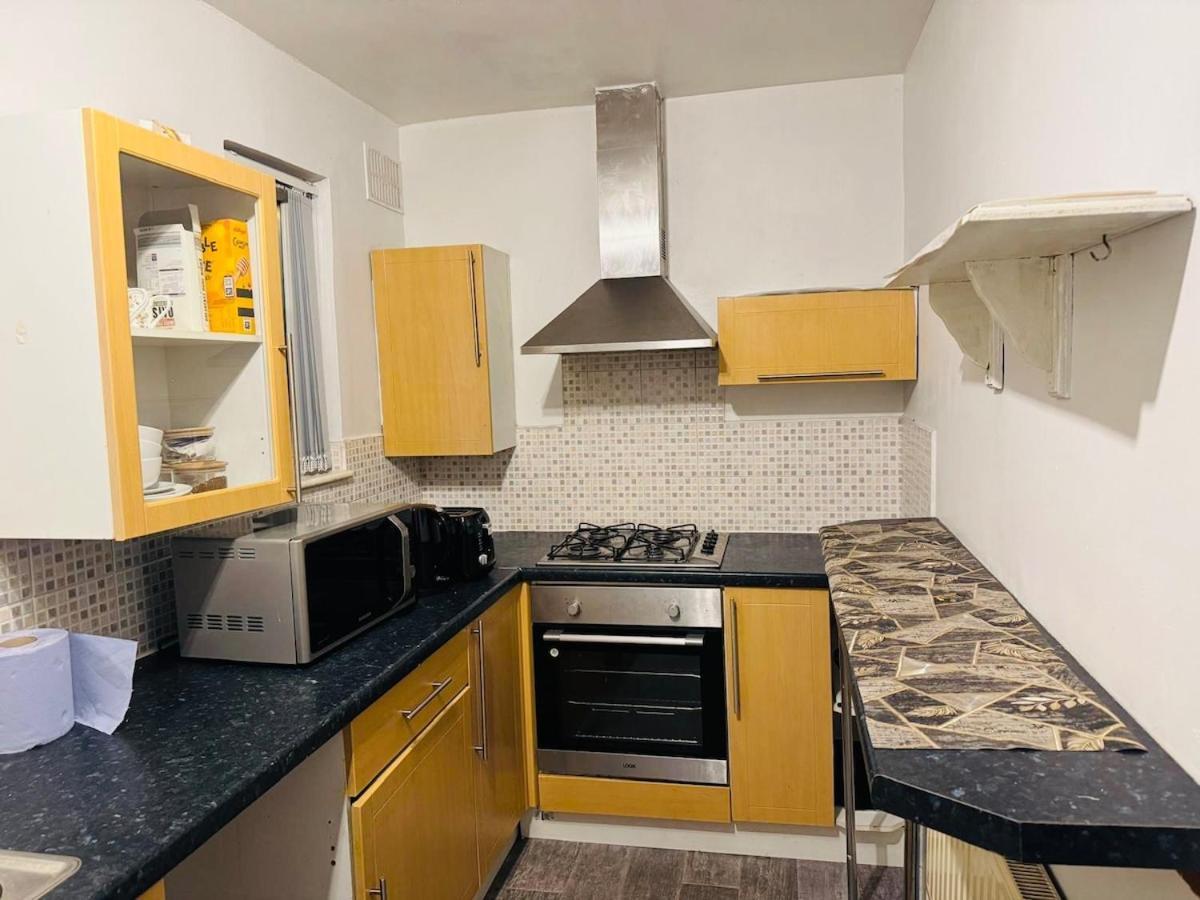 Holiday home Cosy Two Bedroom House In Bradford