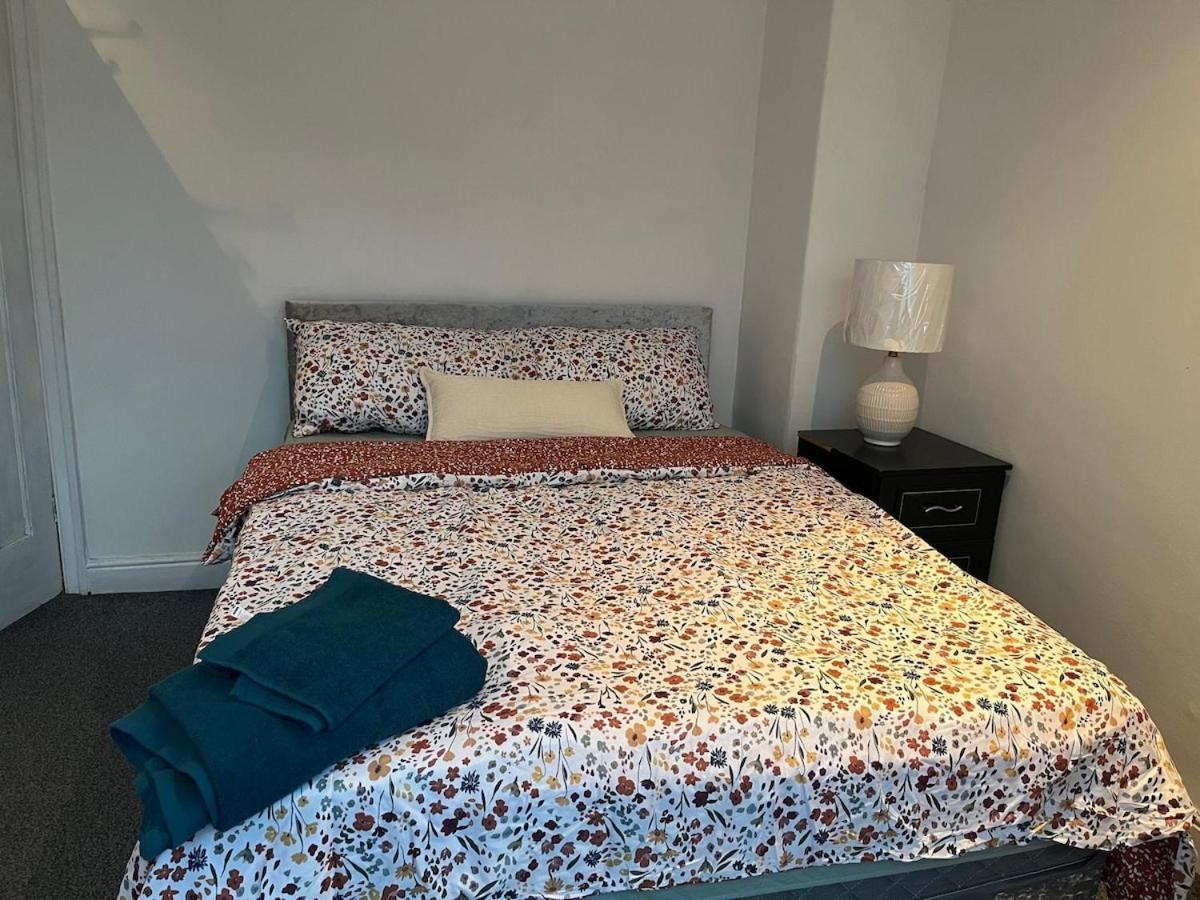 Cosy Two Bedroom House In Bradford Holiday home